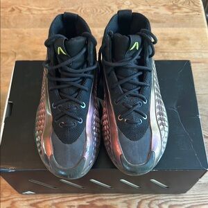 Kids Anthony Edwards Basketball Shoes Sz 4Y